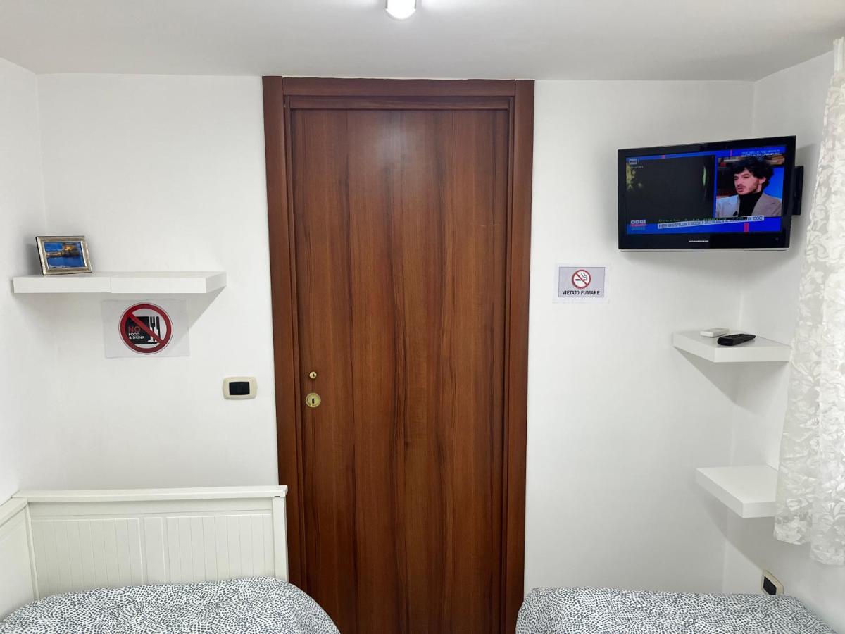 Regy Bed and Breakfast Νάπολη Εξωτερικό φωτογραφία